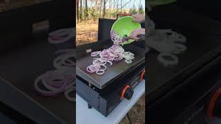 Seasoning my Blackstone Griddle - Blackstone Griddle Cooking - 22" Adventure Ready Griddle