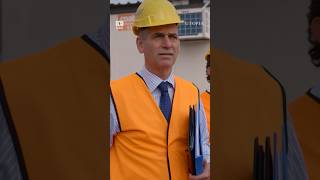 Negotiating Worker Benefits👷‍♂️| Utopia #shorts