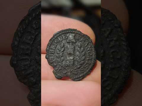 rare find a French military uniform button from1792-1793