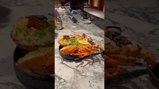 Ever seen lobster prepared and served to you?🦞🤷🏽‍♂️ We’re at @woodcutrestaurant to watch it done!