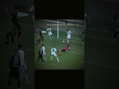 You got those clearance? Now catch this... ahh keeper😭#futbol #goalkeeper #football
