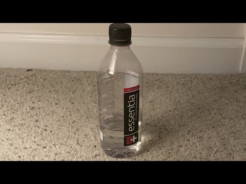 Flipping a bottle untill I land it 1000 times! Road to 200 subs