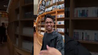 How do they get the books? 🤔 #comedytrending #comedyshort #comedyshorts #library #seoulkorea