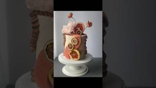 Retro cake trend with a flora twist   #caketrends #floralcake #retro #trending #cakedecorating #fyp