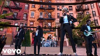The 1975 - Sincerity Is Scary (Live From The BRITs 2019)
