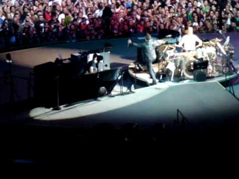 U2 360 Wembley Beautiful Day Live