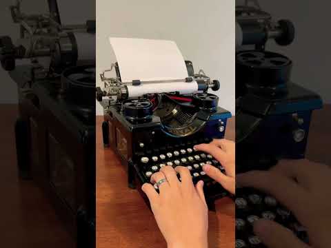 1920s Royal 10 Typewriter - Double Glass Panels