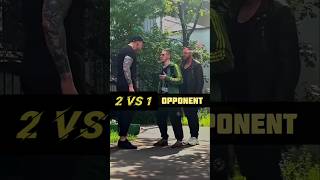 2 vs 1 street fighter defense 😱 #streetdefense #fightingtechniques #selfdefensetips