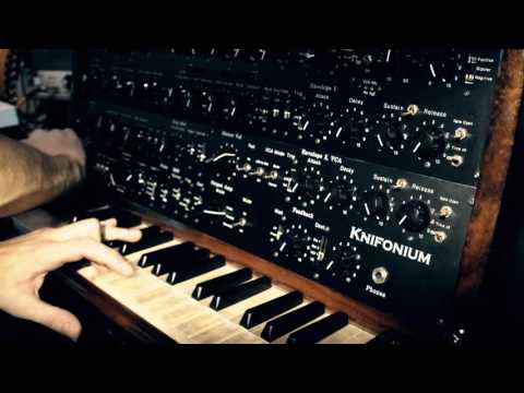 Knifonium Joystick Manipulations