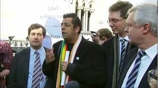 Simon Singh Wins Landmark Libel Ruling
