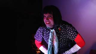Allan Devolder as Jessica auditioning with digestive problems