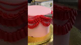 Actually obsessed with this cake😍 #cake #baker #weddingcake #caketok