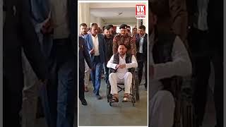 Bihar विधानसभा के budget session के लिए Tejashwi Yadav wheelchair पर पहुंचे #viralvideo