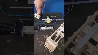 Electric Polarity Switch Lever and Bulldozer Bucket Lifting Mechanism #diy #robotics #engineering