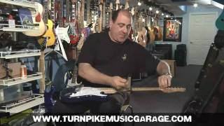 Guitar Tech - How to keep your guitar in tune - Turnpike Music Garage - Distinti Productions