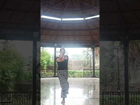 Garud asan #theyogainstitute #yogachallenge #yogacommunity #yogajourney ##yogaposes #yogajourney