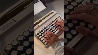 perfect little nostalgia moment🫶🏼 #asmr #asmrvideo #asmrsounds #shorts #keyboard #retro