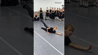 The silence of the room😳 #balletdancer #dance #dancer #ballet #dancers #contemporary