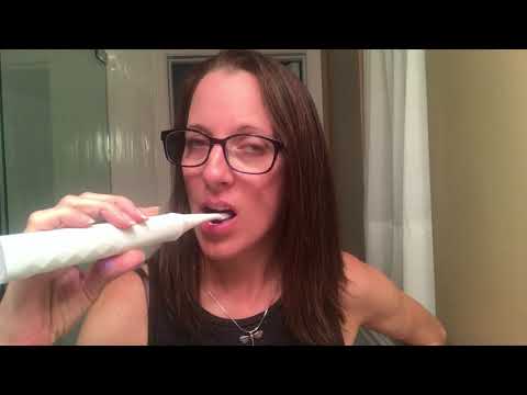 Crest GUM Detoxify
