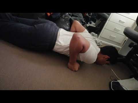 30 knuckle pushups under a minute