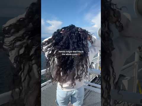 Frizz is OKAY✨💕 don’t forget that🫶🏽 #curly #curls #frizzyhair #frizzycurls #bcferries #ferryhair