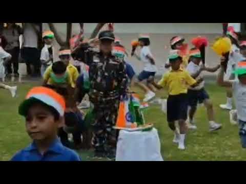 आज नेताजी सुभाषचंद्र बोस यांच्या जयंतीनिमित्त शिवमच्या स्कूलमध्ये अभिवादन🙏🙏