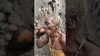 Hadzabe hunters find water inside a Big tree/Baobab curve #viral #hadzabetribe #trending #shorts