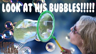 LOOK AT HER BUBBLES!!!!!