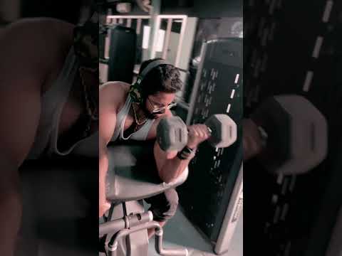 BICEPS WORKOUT | FITNESS CLUB | VIRAL FITNESS | GYM #ytshorts #viralshorts2025