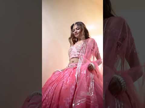 Lehenga look💗 #makeuplook #lehngacollection #lehngadesign #shooting #lehngacholidesign #pink
