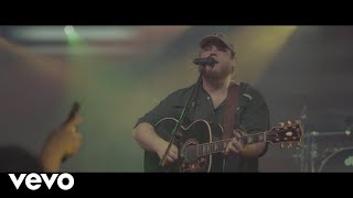 Luke Combs - She Got the Best of Me (letras em portugues)
