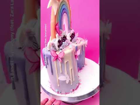 Butterflies and rainbows 🌈🦋🦄 the perfection for a first birthday cake 💞💕