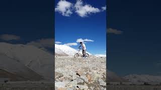 Cycling on the Roof of the World