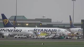 Ambulance called for a passenger after go around during Storm Amy at Dublin Airport, Ireland 🇮🇪 