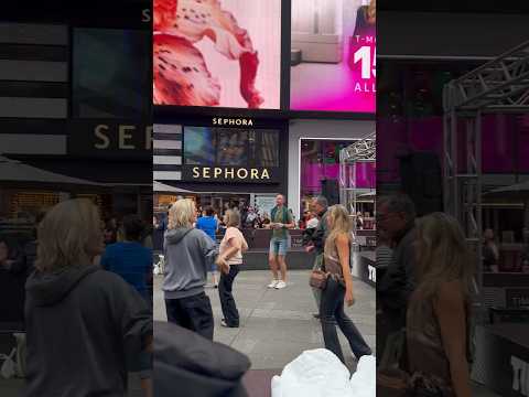 Times square vibes #timessquare #nycvibes #timesquarenewyork #nyclife #nyc #nycvlog #newyorklife