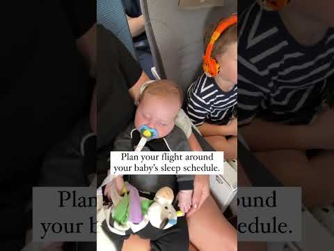Planning your baby’s first trip? Read these tips! 👇🏼✈️👶🏼 #travelhacks #flyingwithbaby