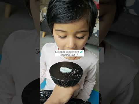 Dancing Salt experiment 🧪 🧂#activityforkids #scienceforkids #sciencefacts #soundvibrations #shorts