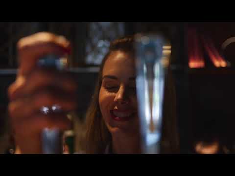 Cricket World Cup 2019 - Elma visits Sticky Wicket Pub.