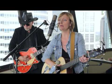 "Queen" -  Eilen Jewell // Brite Session