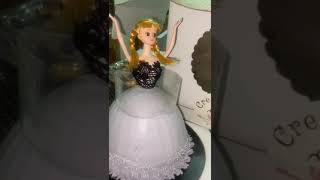 pull me up cake  #customized #cake #pullmeupcake #makeup #doll
