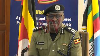 Police urge voters to leave polling stations immediately