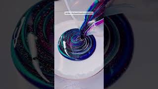 #satisfying #epoxypour using #meyspringpigments by @The_Laura_Show22 | #creativeflow #resinpour