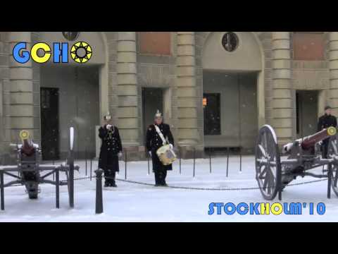 Changing The Guards  Stockholm Royal Palace 2010