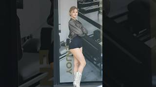 Lady Style ✨ Stunning Street Fashion #fashion #style #streetstyle #trending #viral #shorts