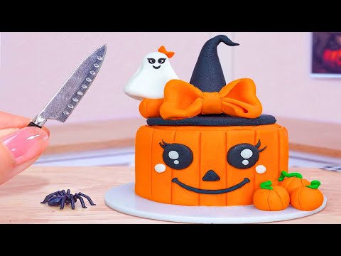 Halloween cake decorating ideas – mini pumpkin cakes with miniature fondant design