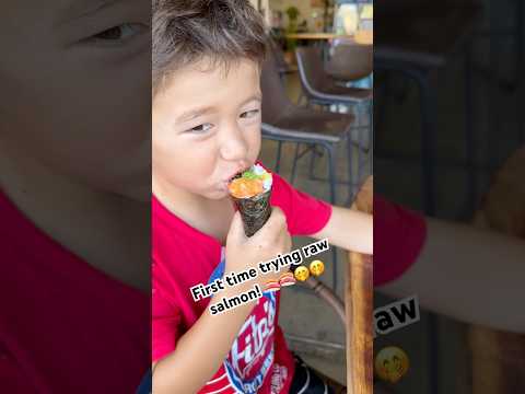 #sushilover #salmon #somethingnew #challenge #trynewthings #sushi #firsttimereaction #4yearold