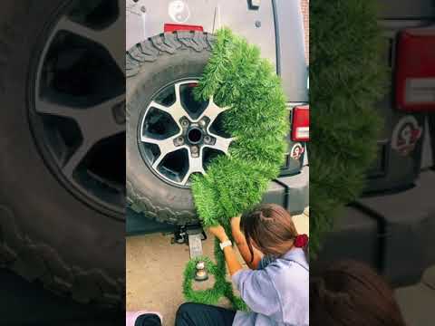 🎄 Spreading festive cheer with your car! 🎅