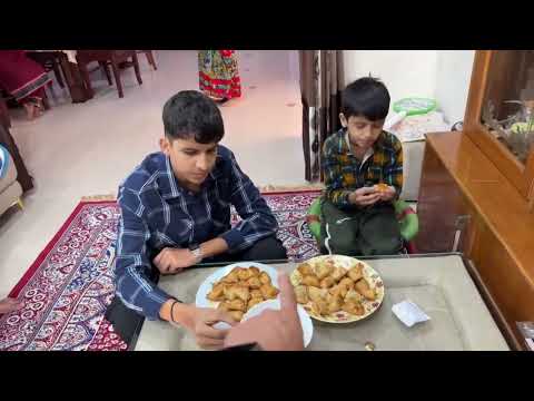 Piyush Vs Kunali Samosa Eating Challenge 😱 Kon Jeetega 😱 @souravjvlogs 