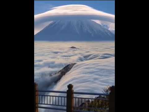 Mount Fuji 🏔️📍 Honshu Island, Japan.