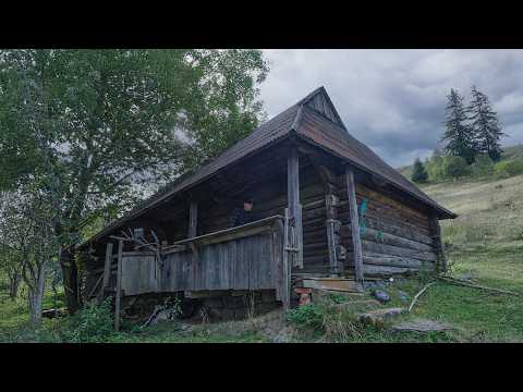 Found an Unusual Mountain Cabin Marked with Crosses, Night in an abandoned log cabin